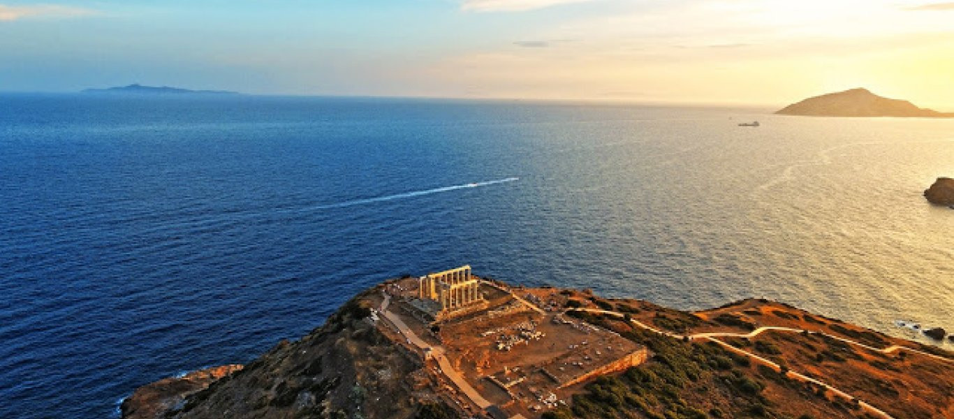 Σούνιο: Ο επιβλητικός Ναός του Ποσειδώνα από ψηλά - Ομορφιά που κόβει την ανάσα (βίντεο)